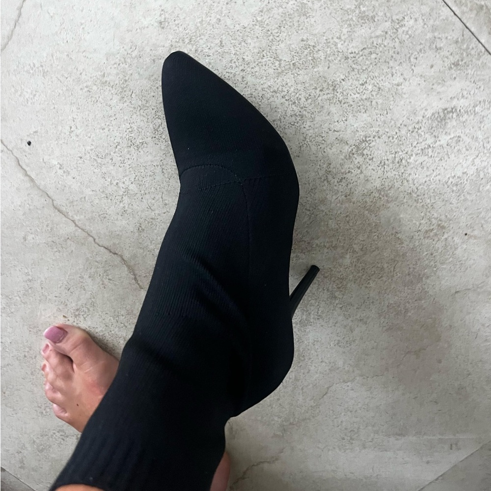 Chic Black Heeled Boots for Women - Picture 9 of 9